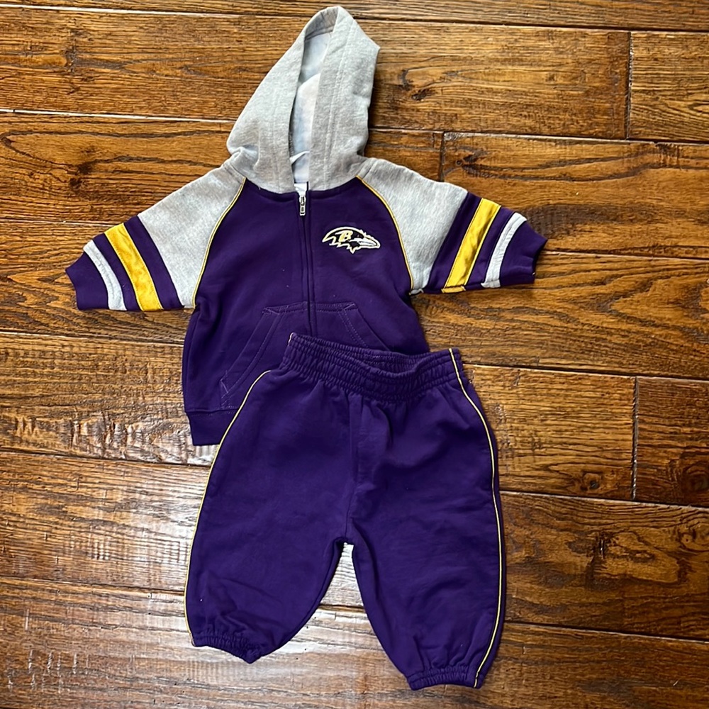 NFL TEAM Apparel- Baltimore Ravens 0-3 months Sweatsuit!